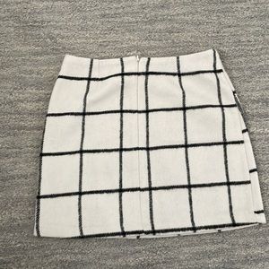 Lulu’s Spence white plaid skirt